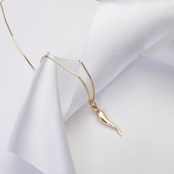 10K Gold Horn Cornicello Pendant, Real Gold Chili Good Luck & Protection Charm - Picture 2 of 3